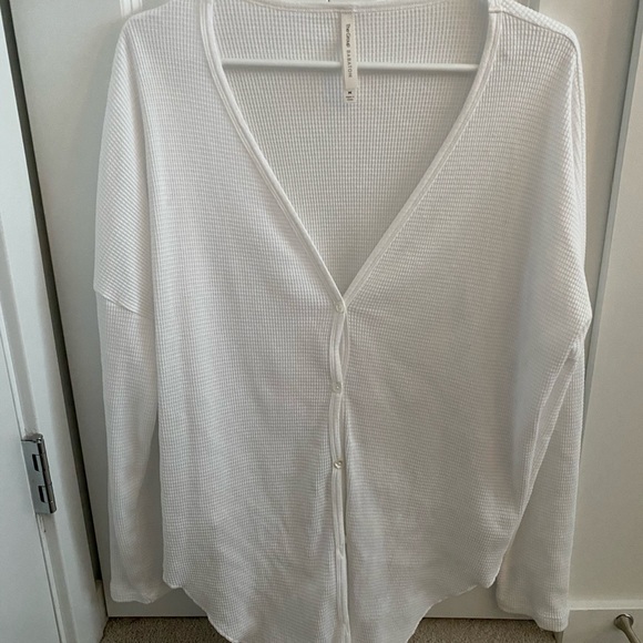 The group by Babaton Taurus longsleeve - Picture 2 of 4